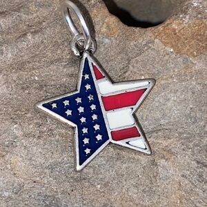 5/$10❤️❤️❤️Vintage 90s Star-Shaped American Flag Pendant Charm